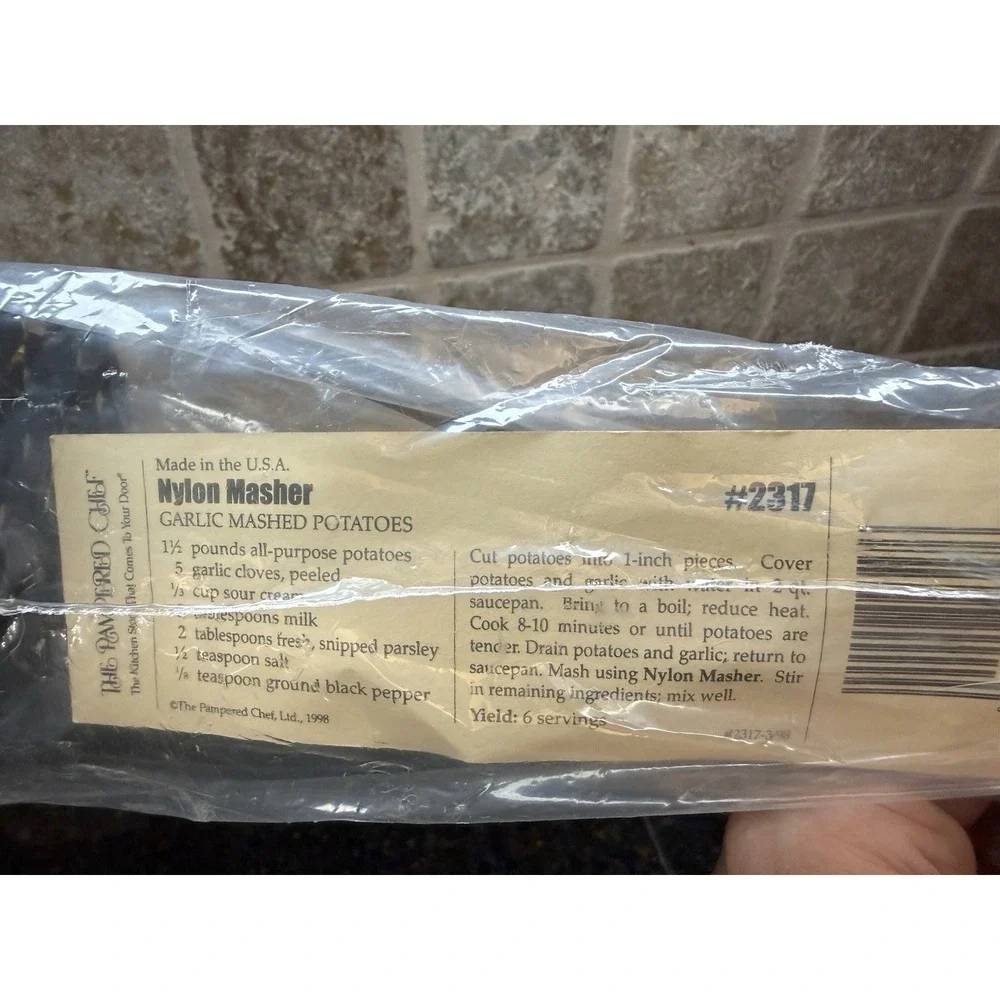 NEW Pampered Chef Potato Masher Smasher #2317 Black Nylon Kitchen Tool